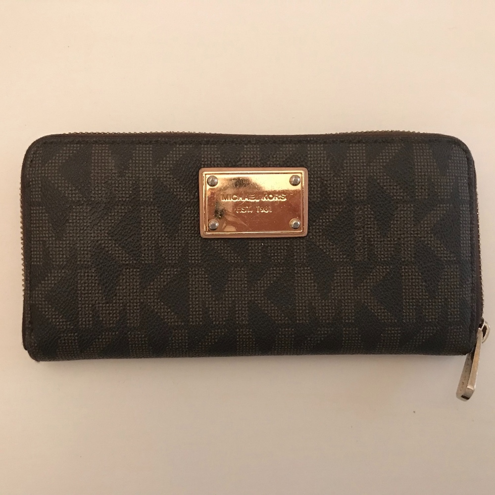 Michael Kors Signature Zip Around Wallet